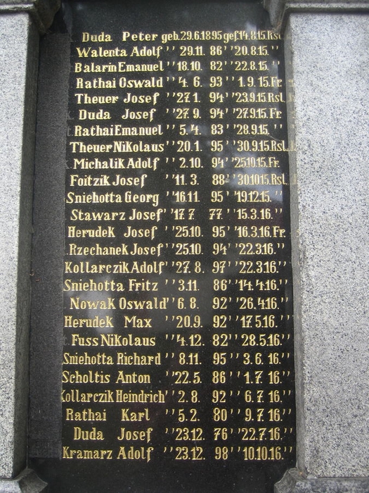 Tafel 2 WK-1-Denkmal vor Kirche St. Stanislaus