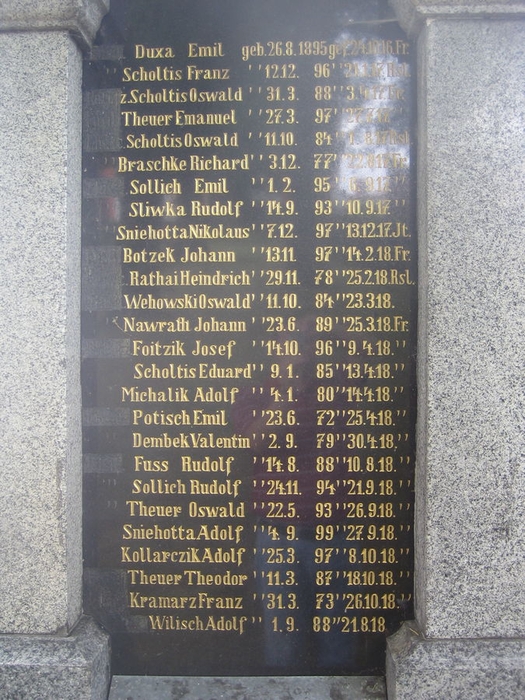 Tafel 3 WK-1-Denkmal vor Kirche St. Stanislaus