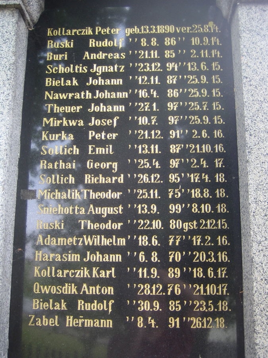 Tafel 4 WK-1-Denkmal vor Kirche St. Stanislaus